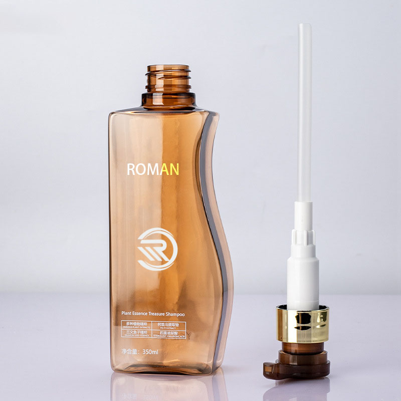 Luotettava 350 ml:n 500 ml:n kaarevan muotoinen meripihkanvärinen lemmikkieläinten muovinen tyhjä vartaloemulsiopullo pumpulla hiustenhoitoshampoohoitoon tai kasvovoiteeseen Luotettava 350 ml:n 500 ml:n kaarevan muotoinen meripihkanvärinen lemmikkieläinten muovinen tyhjä vartaloemulsiopullo pumpulla hiustenhoitoshampoohoitoon tai kasvovoiteeseen